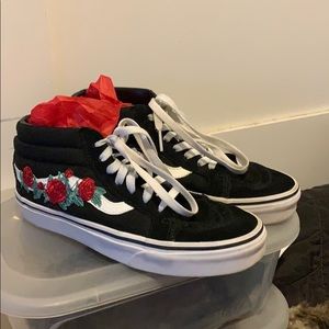 Vans Black, Rose embroidered